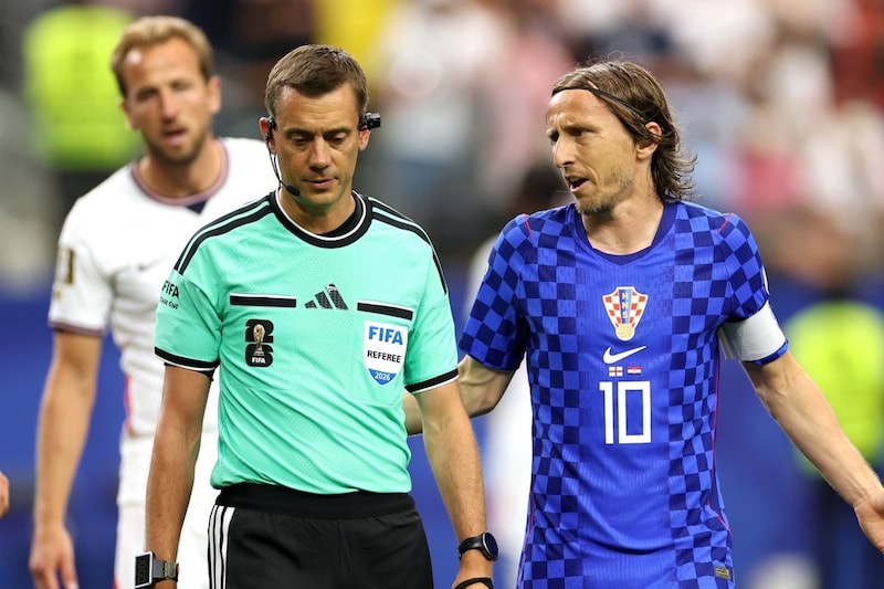 日本の朝５時に起きた“世代間ギャップ”「試合内容とはかけ離れた悲劇的な展開に…」 元W杯戦士がユーモラスに自虐「自ら収拾を図るというダサい行動に…」