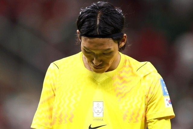 「ゴール前で致命的な失策」韓国がGKとDFの衝突からメキシコに決勝点を献上…母国メディア辛辣「事実上オウンゴール！残念な間違い」【W杯】