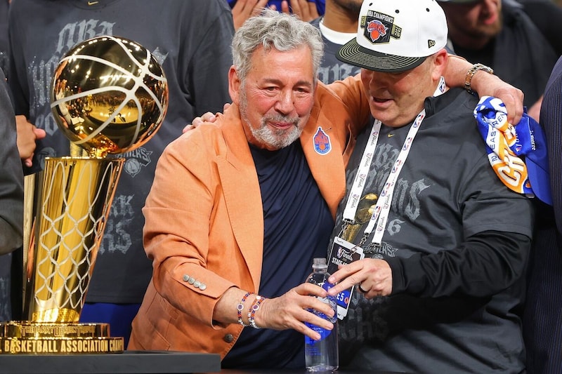 「NBAには“自殺行為”がいくつかある」王者ニックスのオーナーがFA選手の引き留めに見解「できる限りの金額を投じるが…」＜DUNKSHOOT＞