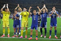 「そりゃイケメンだよな」ブラジル戦直前、“超人気俳優”のレトロ代表ユニ姿に視線集まる「めちゃめちゃ懐かしい」「徹夜ですか？」【W杯】