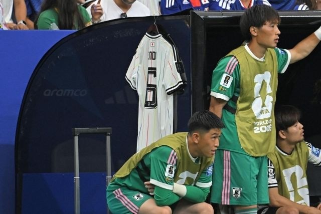 遠藤航、ブラジルに逆転負けの森保Jにメッセ「最後まで戦ってくれたみんなに感謝。そして…」【W杯】