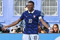 エムバペがスウェーデン戦のゴールで得点記録を更新「ブラジルの偉大なレオニダスとロナウドを超えた」米メディア報道【W杯】