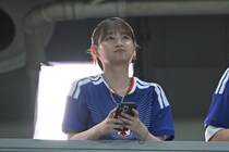 「めっちゃ可愛い２ショット」影山優佳、人気女優との笑顔４連発を公開！ W杯取材で深まった絆に反響「いげかげ素敵」