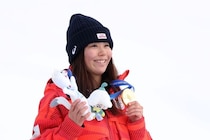 【Do My Best, Go!｜深田茉莉・女子スノーボード｜後編】「みんなの思いを背負って滑り切れてよかった」積み重ねてきた努力が実った金メダル