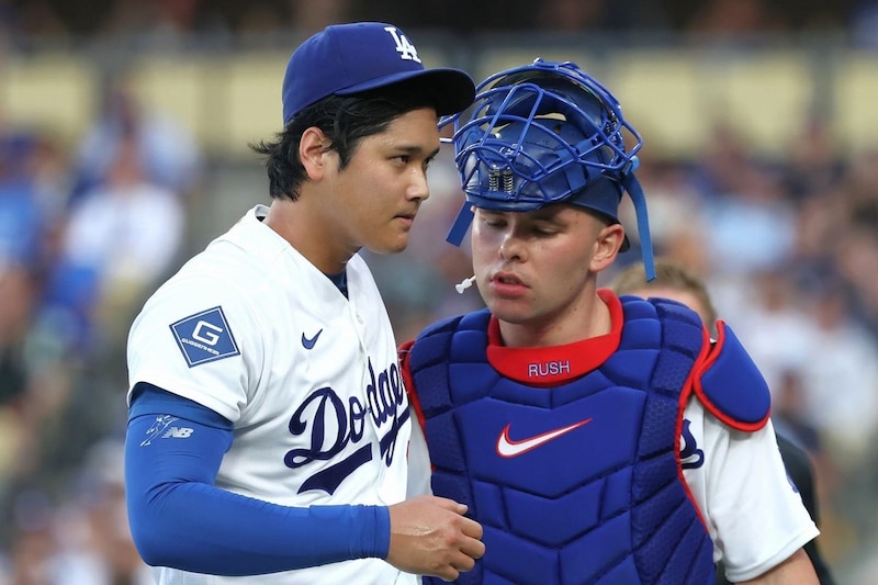 大谷翔平と25歳捕手が再び“すれ違い”か パドレス戦でのワンシーンが話題に「まだ息ぴったりってわけではないね」「良いバッテリーになろうと…」