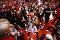 「自分のキャリアに満足している」NBAで20シーズンを戦い抜いたラウリーが“永遠のホーム”トロントで１日契約を結んで引退＜DUNKSHOOT＞