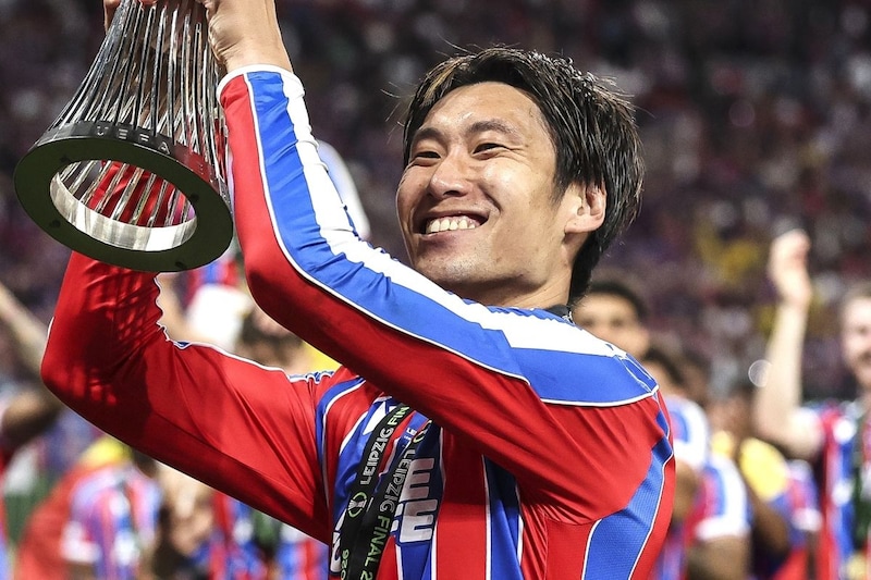日本代表MF鎌田大地、クリスタル・パレスと1年契約決定!「また新しいトロフィーを獲ります。約束します」会長もご満悦「多くのオファーや選択肢があったにもかかわらず…」