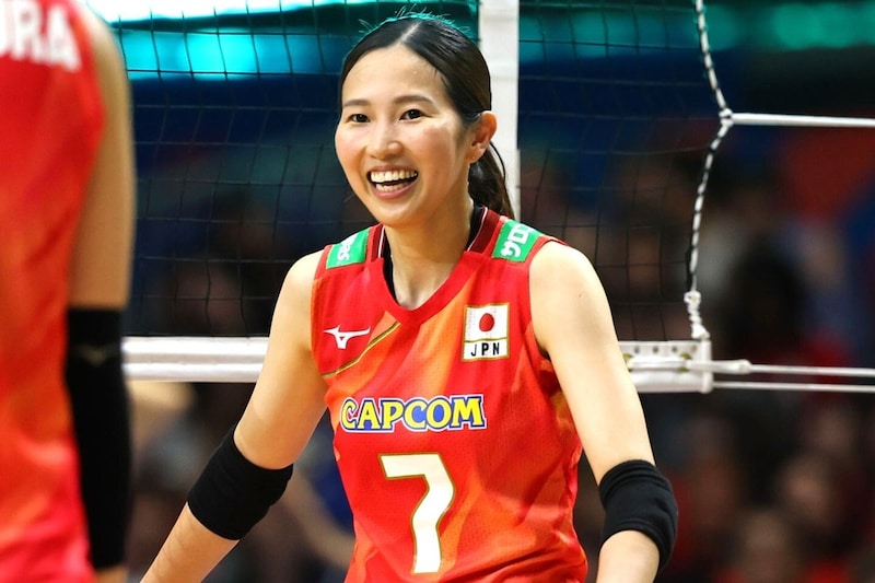 「メッシ居た、、、」日本女子バレー、最年長35歳が得点につなげた“足技”トスに騒然「すごっ」「サッカー王国もびっくり」