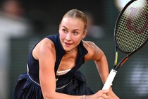 人気女子テニス選手、ポタポワの“さくらんぼビキニ”が「セクシー」「テニス界のマーメイド」と大反響