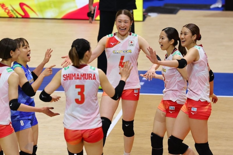 女子バレー日本、３-１で粘るタイを振り切り７勝目　決勝R進出へ負けられない大一番を制す【ネーションズリーグ】