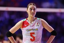 「昔はダメだったよね...」バレー女子日本代表・佐藤淑乃が身につけた“金色ピアス”の正体判明「プレーより耳に目がいってた」【ネーションズリーグ】