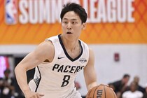 「ユウキはプレーの仕方を熟知している」名将カーライルHCが河村勇輝を称賛！「コートに入った瞬間から、一気に試合を盛り上げてくれるんだ」＜DUNKSHOOT＞
