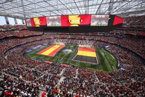 「わーーー！！」スペイン戦に舞い降りた“Z世代人気のポップスター”に視線集まる「目もくらむほど美しい」【W杯】