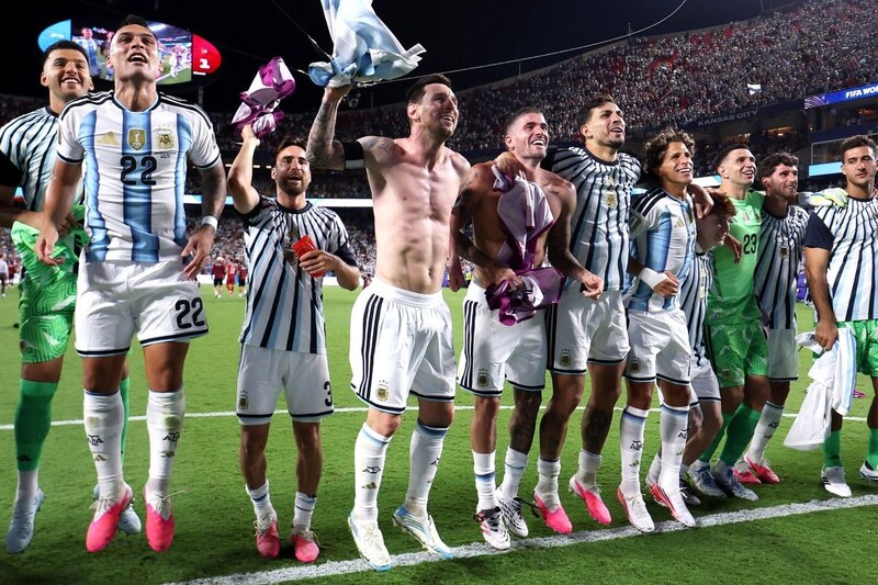 連覇目指すアルゼンチンが３-１勝利！ マカリステル、アルバレス、ラウタロ弾、10人のスイスに苦戦も延長で決着　準決勝でイングランドと対戦【W杯】