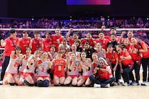 「泣いちゃった」バレー日本女子、涙の大逆転で決勝R進出！ 死闘制したフルセットにネット興奮「本当に紙一重」「最後の最後で…」【ネーションズリーグ】