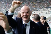 「間違いなく議論されるべきだ」FIFA会長、W杯出場国「48」→「64」への増加意向に議論噴出「選手の負担がデカすぎる」「32か国で良い」