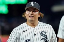 大爆笑を引き起こした村上宗隆の「ジャパニーズスタイル」米トーク番組のスタジオ、異文化をリスペクトする温かい拍手に