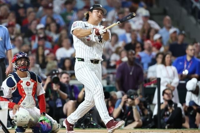 村上宗隆、初のMLBオールスター・レッドカーペット衣装に脚光「イケメンのムネ、最高!」「素晴らしい!」