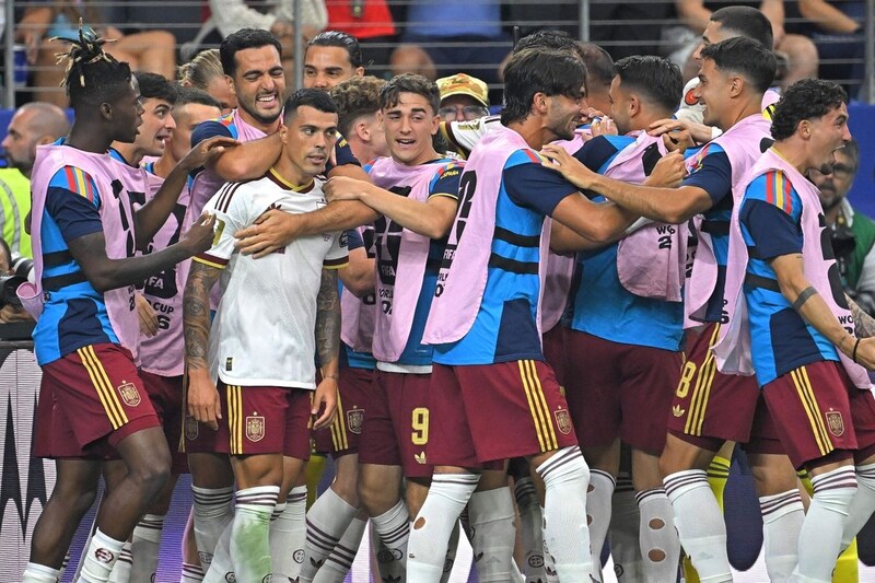 “事実上の決勝”スペインがフランスに2-0完勝! オジャルサバルのPK、右SBポロのゴールでファイナルへ エムバペは最後まで不発【W杯】