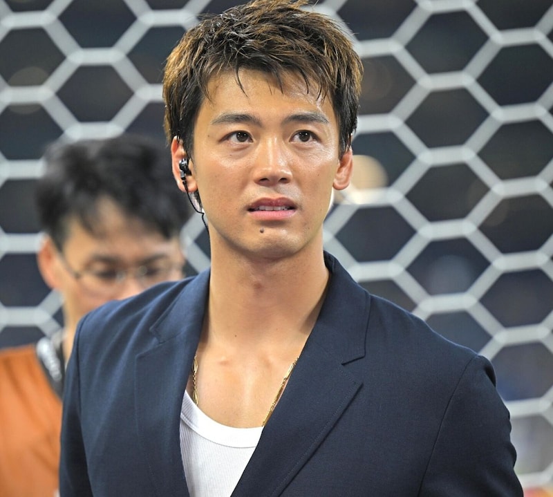 日本の朝4時、日テレW杯中継に登場した純白イケメン俳優の熱量に視聴者騒然「爽やかだな~」「バモス全開」