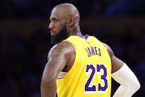 「頼むから、早くしてくれ！」レブロンに焦らされるNBA界隈…元同僚は古巣キャブズ行きを推奨＜DUNKSHOOT＞