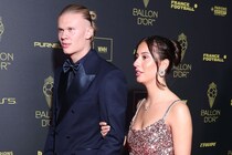 イタリアで“ハーランド・フィーバー”「まるで群衆の海」バカンス先のタオルミーナが沸騰　市長が歓迎し、ディナーはドルガバCEOとともに