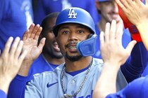 MLBにコールドを導入してくれ！ ド軍ベッツ、近年急増する“野手登板”を疑問視「10点差ついたら試合を打ち切ればいい」「あれは『負け』しかない戦い」