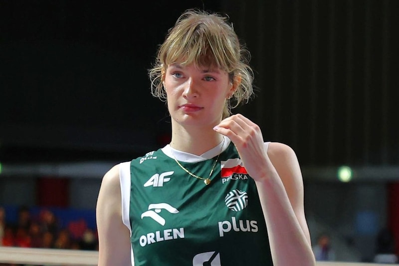 ポーランドの23歳バレー女子、ブラトップ姿で大阪&京都をリラックス観光「コートを離れた日本は…」 ファン歓喜「日本人として嬉しい」