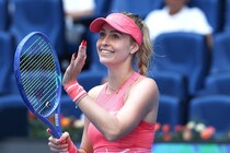 ハンガリーのテニス選手ストラーがゴージャスな水着姿を披露し「史上最もセクシーな人魚」「とてつもなく美しい」と大反響