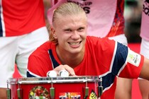 ハーランドの誕生日、多くのサッカー選手が祝福！ ベリンガム、ヴィニシウス、ネイマール、クルトワら　恋人イザベルさんも「私の愛する人、誕生日おめでとう」
