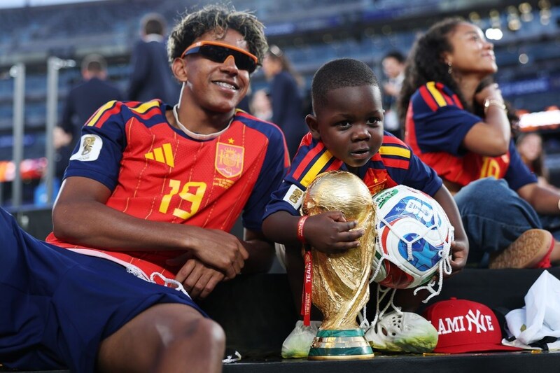 北中米W杯最大の癒し系 ピッチを縦横無尽に駆け回る19歳スペイン神童の弟に世界が虜「トランプが同じことをしたら許さないが…」