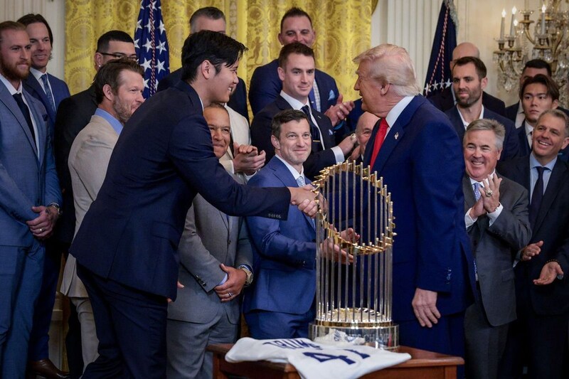 「どっちが上？」トランプ大統領が大谷翔平＆山本由伸に仰天質問　ホワイトハウス爆笑の一幕に米紙注目
