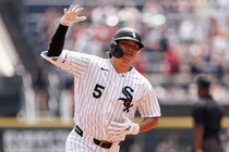 村上宗隆が21号逆転２ラン！復帰12戦目、待望の一発は自身の“ボブルヘッドデー”祝う豪快アーチ
