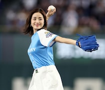 「本当に40歳？」透明感溢れる大物女優の始球式にファン騒然「全然老けない！」「可愛すぎて困る」