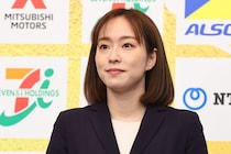 「可愛すぎて元気出た」石川佳純、特大の“夏の贈り物”に笑顔　ファンもほっこり「お茶目な表情も大好き」