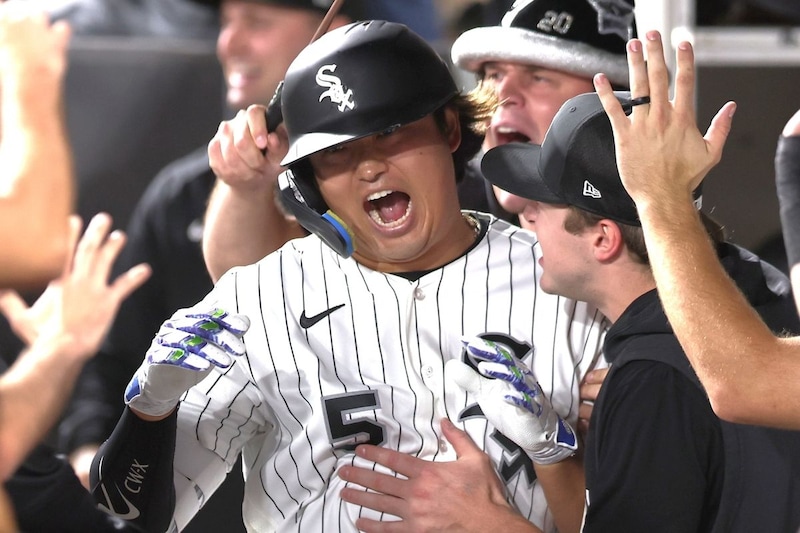 23号の村上宗隆、圧巻の勝負強さ「6/8」に米記者驚き「球場は熱狂の渦に」アントナッチとの2者連続アーチ