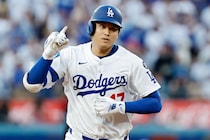 大谷翔平の豪快24号弾に“新事実”判明！ スタンド上段に送った仕草に日本人歓喜「いいパパすぎんか」「やっぱり真美子さんと…」