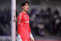 Jリーグ開幕２日前に飛び込んだ吉報「おうえ！？まじ！！」元日本代表が電撃結婚！ 新妻とペアルックで手つなぎショット「おめでとーー！」