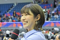 「だれ！」「別人」38歳のバレー元日本代表のイメージ“激変”ショットにファン驚き「うわー！！美しい」