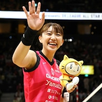 25歳になった人気バレー女子　記念日に公開した母娘ショットが話題沸騰「お母さん似がヤバすぎる！」