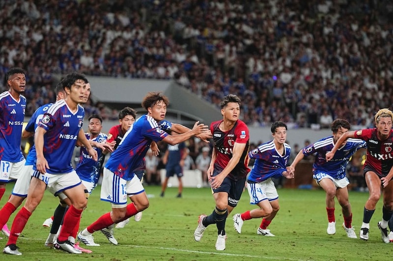 北中米W杯で大活躍の人気女優が６万超え国立J開幕戦を観戦「お誘いいただいて…」隣には“キッズサイズユニ”で話題の戦友「丁寧に解説してくれて心強い」