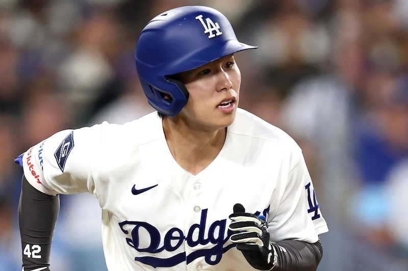 「出場確率は０％か」MLB公式のPSロースター予想、キム・ヘソン選外も…母国メディアが“サプライズ”期待「主人公になる可能性」