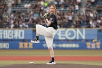 「奇跡の40歳」当時13歳の衝撃デビューから27年後…ZOZOマリン始球式に降臨した国民的アイドルの“近影”に騒然「マジで変わらなすぎ」