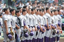 【甲子園】競り合いの初戦を制した花巻東──ビッグクラブに不変の「らしさ」とは＜SLUGGER＞
