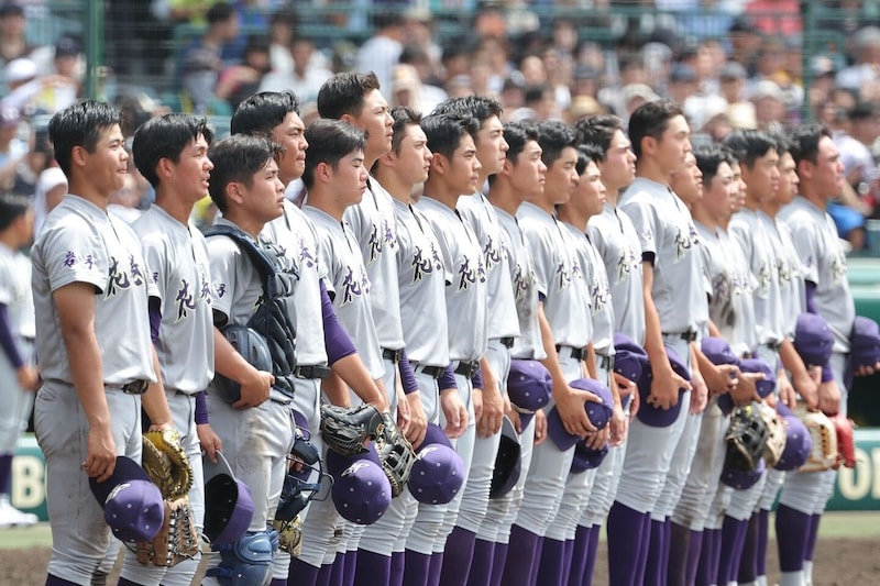 【甲子園】競り合いの初戦を制した花巻東──ビッグクラブに不変の「らしさ」とは＜SLUGGER＞
