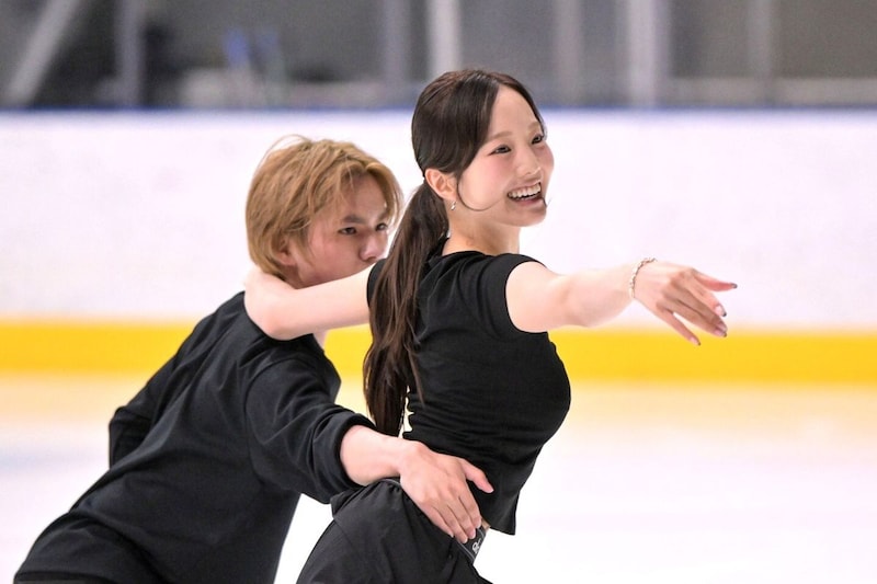 「うわーーー!」アイスダンスで現役復帰の本田真凜、宇野昌磨との“奇跡の一枚”に反響「額に入れて飾りたいほど美しい...」