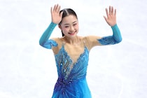 まだシーズン開幕前なのに…17歳フィギュア女子が圧巻３A＆４Tの大技連発「やっばーーい!!」 表彰台３人200点超えハイスコアに衝撃「凄すぎて言葉出ない」