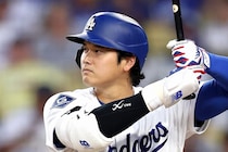 大谷翔平が６試合ぶり、逆方向への特大27号２ランHRでドジャース逆転！打球速度176キロ、角度34度の高いアーチを描き、121メートル飛ばす