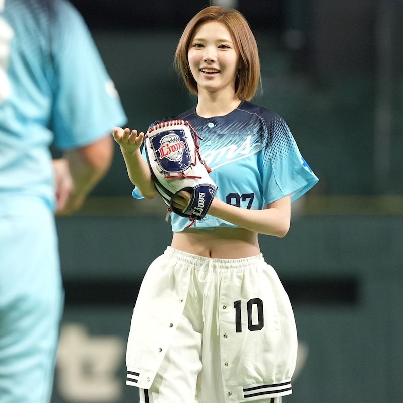 「まじで美人すぎたわ！」東京Ｄに降臨した韓国８頭身アイドルの“どストライク始球式”が話題！「女神だね」「どんだけ顔小さいの」