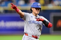 岡本和真、２戦ぶり26号ソロ「カズマが熱くなってる！」 球団新人記録を再び更新する弾丸ライナーに地元メディア賛辞「我らが王の勢い」